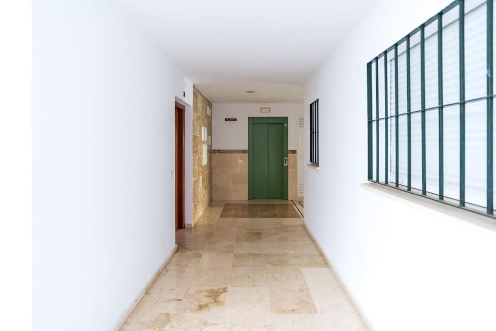 Apartamento Con Parking Gratis En El Centro De Malaga Apartment Exterior photo